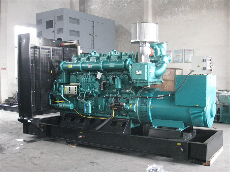 北屯200KW 柴油发电机的油耗是多少？